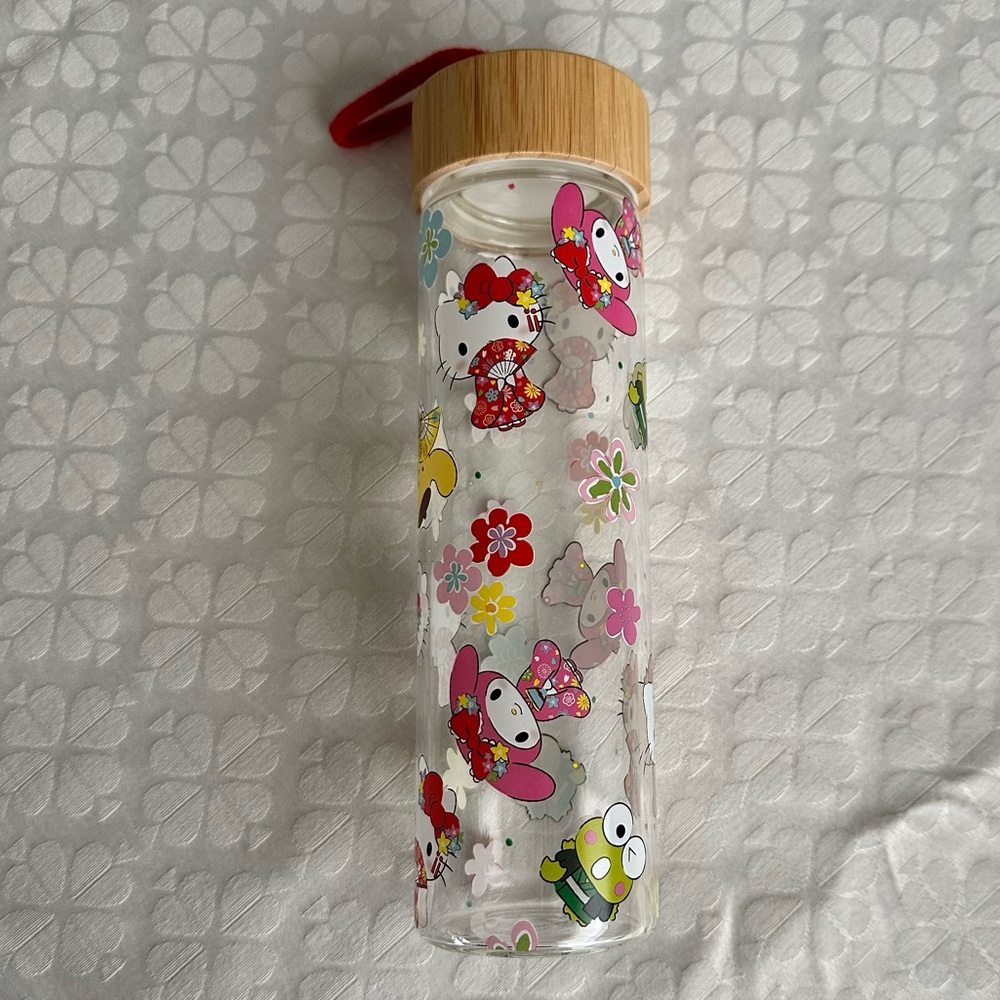 Hello Kitty water bottle glass